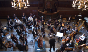 Het VU-Kamerorkest tijdens een concert